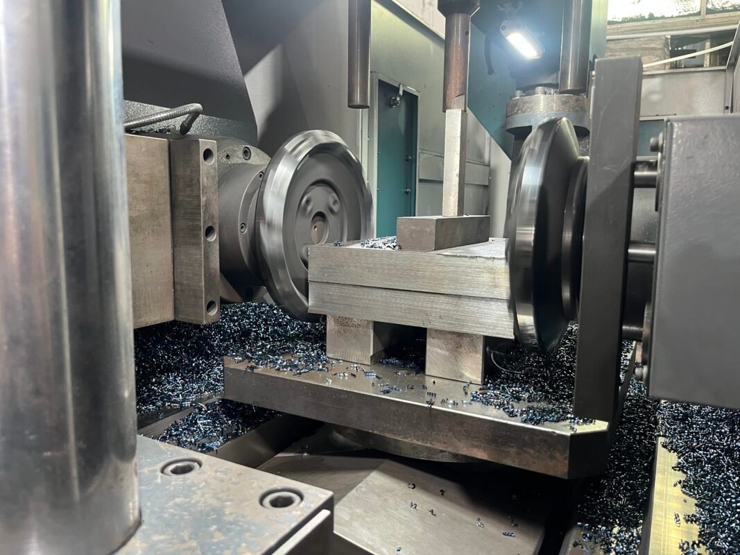 Medical Cleanroom Injection Molding: How to Choose Steel for Micro-Optics & Cavity Inserts 微信图片 20260812081553 768 443